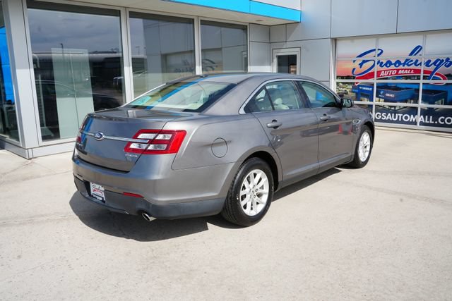 Used 2014 Ford Taurus SE FWD image 30