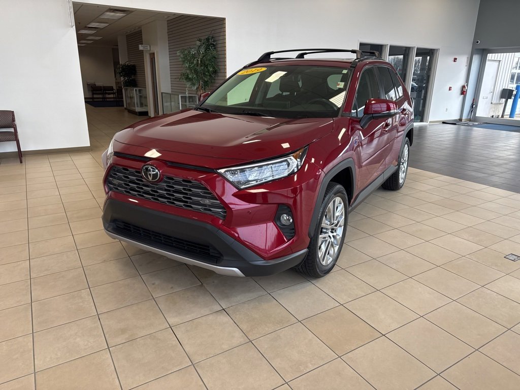 Used 2019 Toyota RAV4 Limited image 3