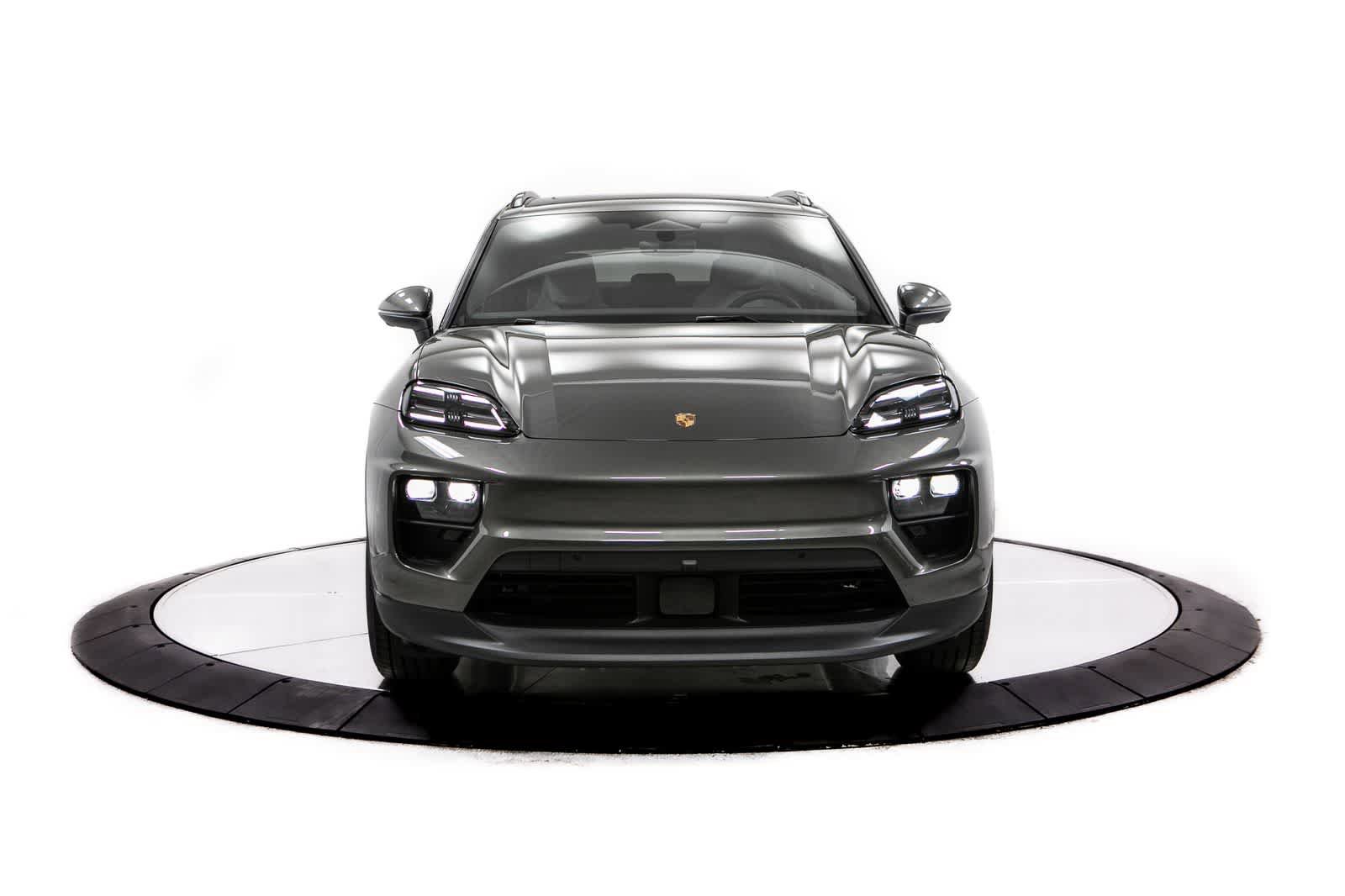 New 2026 Porsche Macan Electric RWD image 10