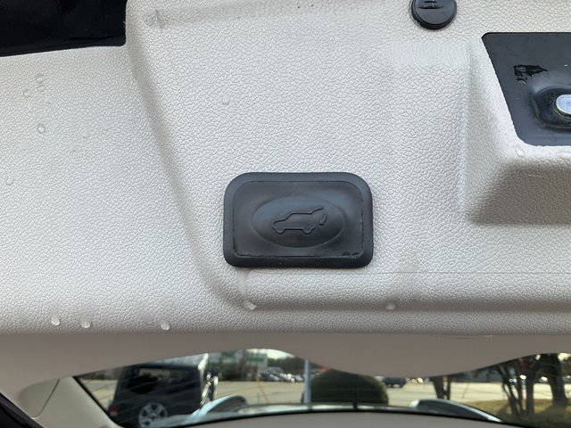 Used 2011 Buick Enclave CXL image 21