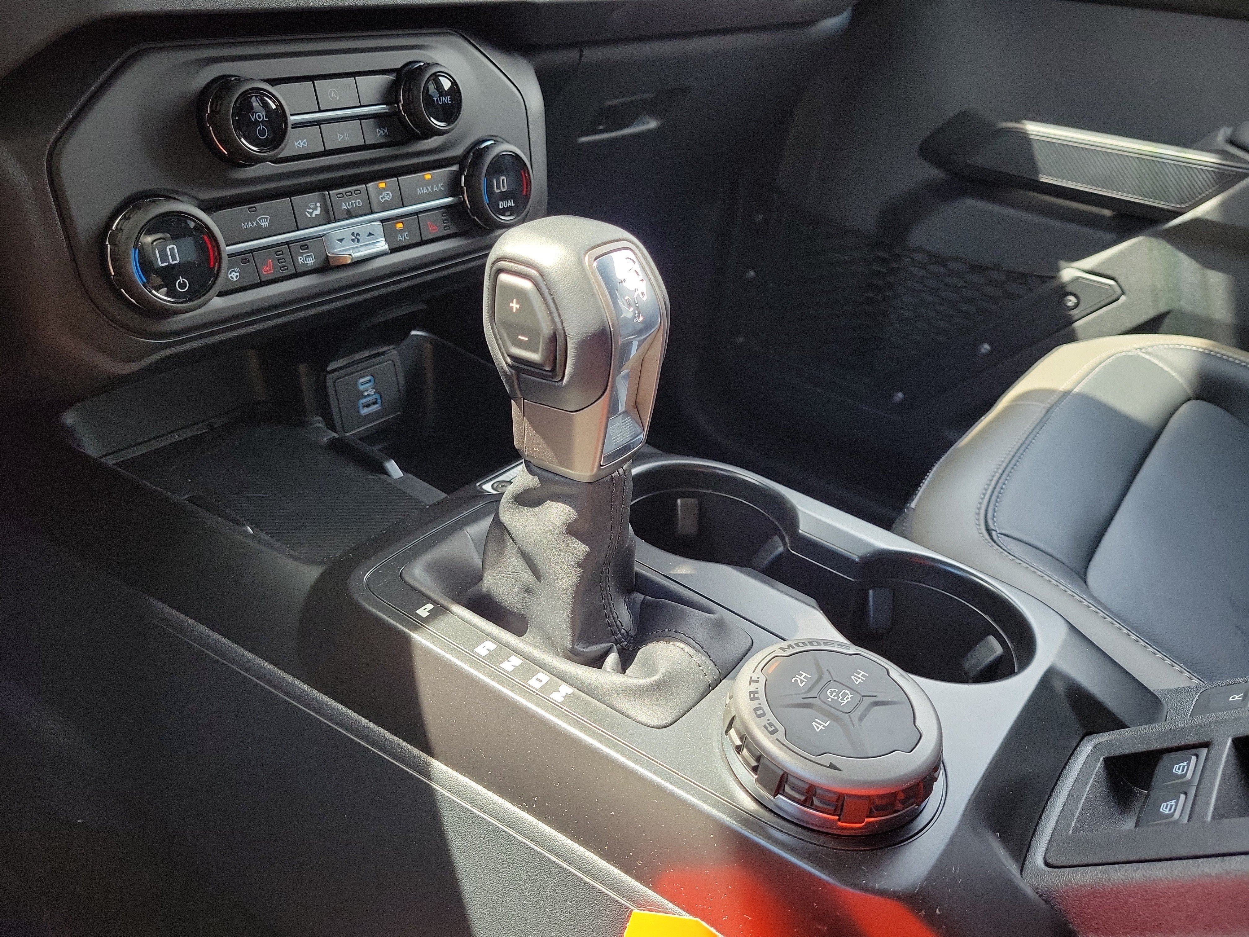 Certified 2025 Ford Bronco Outer Banks AWD/4WD image 26