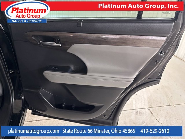 Used 2022 Toyota Highlander Platinum image 37
