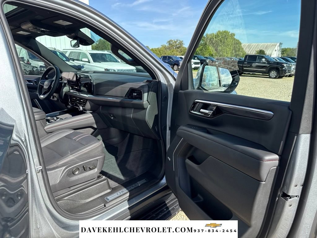 Used 2025 Chevrolet Tahoe RST w/ Comfort Package AWD/4WD image 32