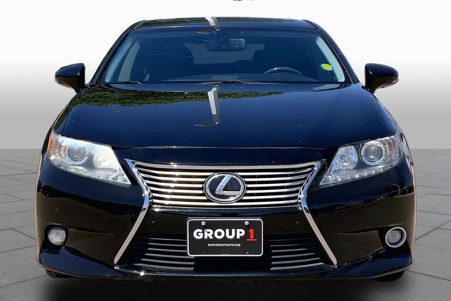 Used 2014 Lexus ES 350 w/ Luxury Package FWD image 3