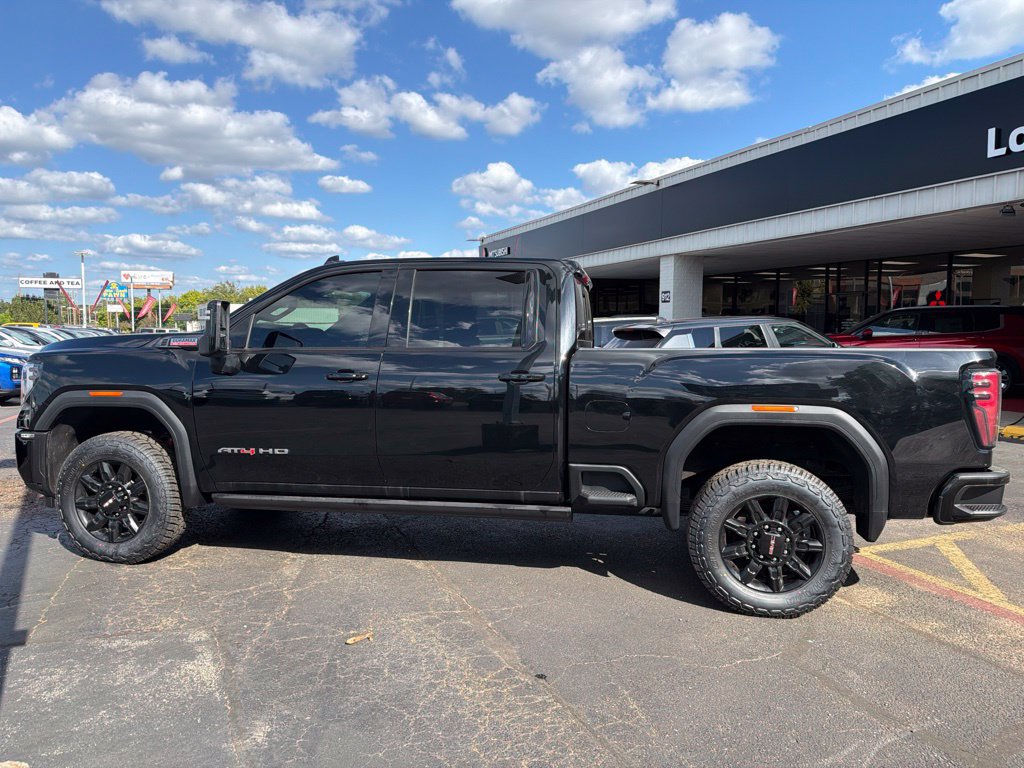 Used 2024 GMC Sierra 2500 AT4 w/ Technology Package AWD/4WD image 9