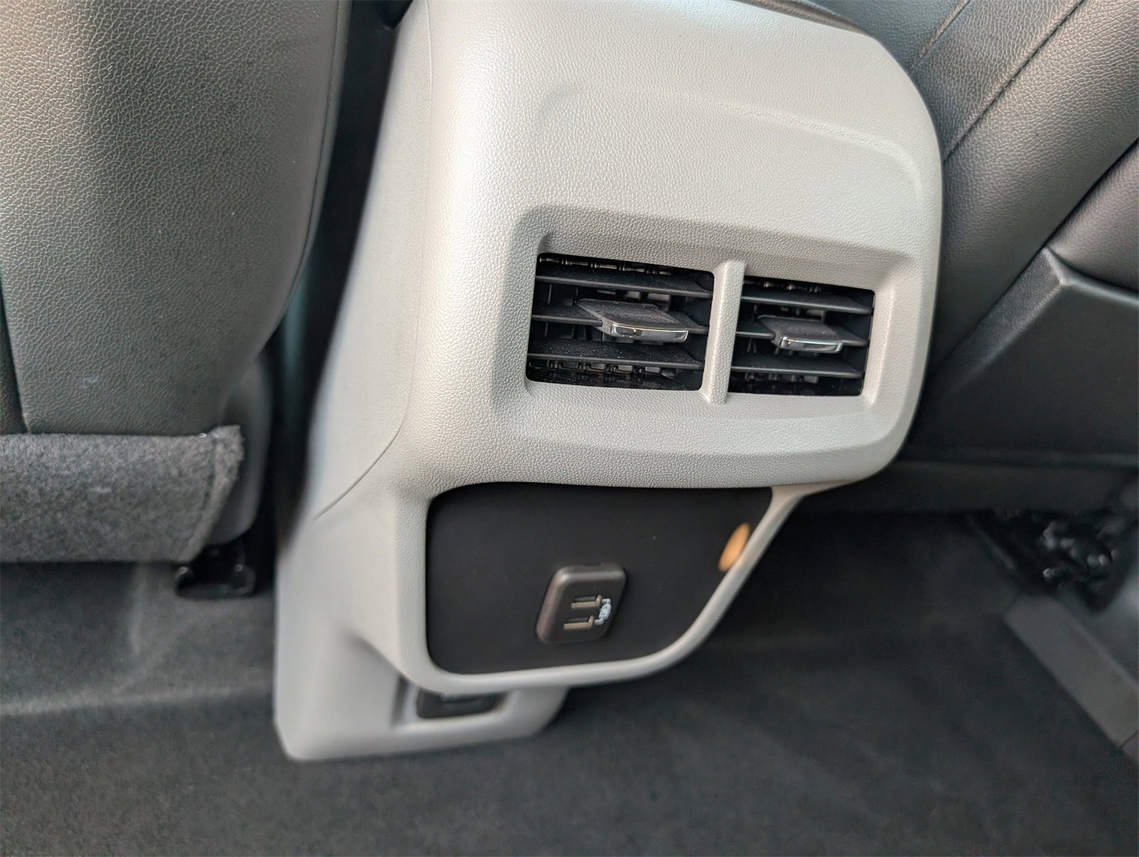 Used 2024 GMC Terrain SLT w/ Infotainment Package II image 38