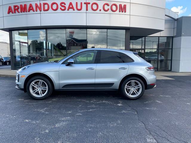 Used 2020 Porsche Macan AWD/4WD image 1