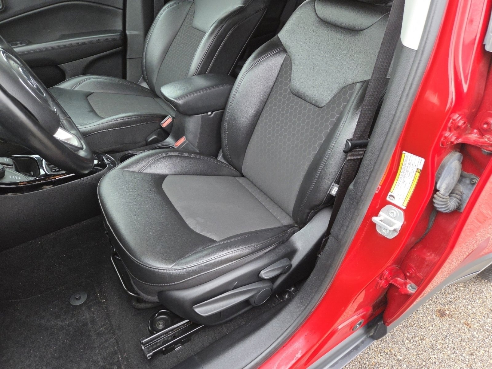 Used 2020 Jeep Compass Latitude image 23