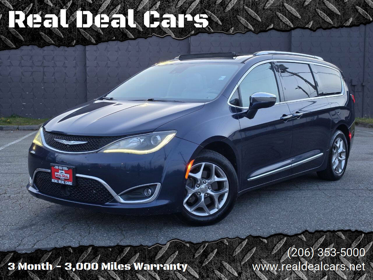 Used 2017 Chrysler Pacifica Limited w/ UConnect Theater Package
