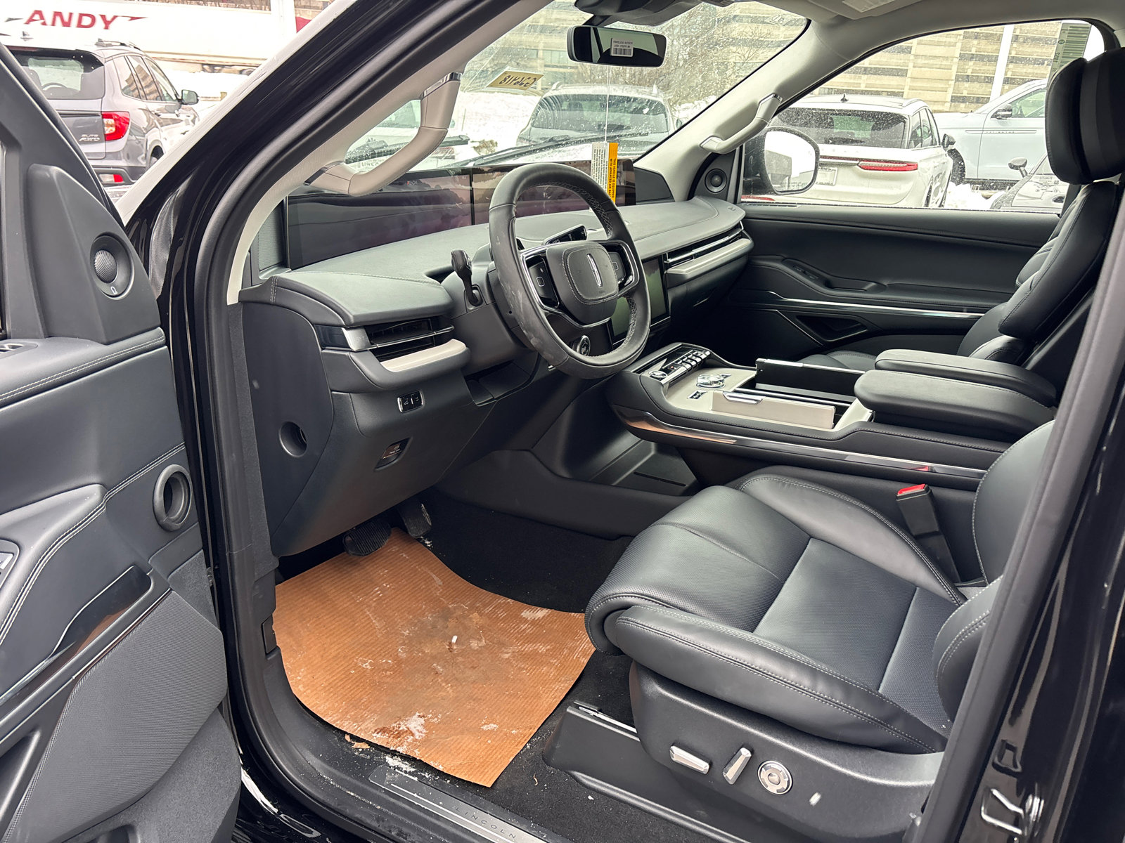 New 2026 Lincoln Navigator L Premier image 24