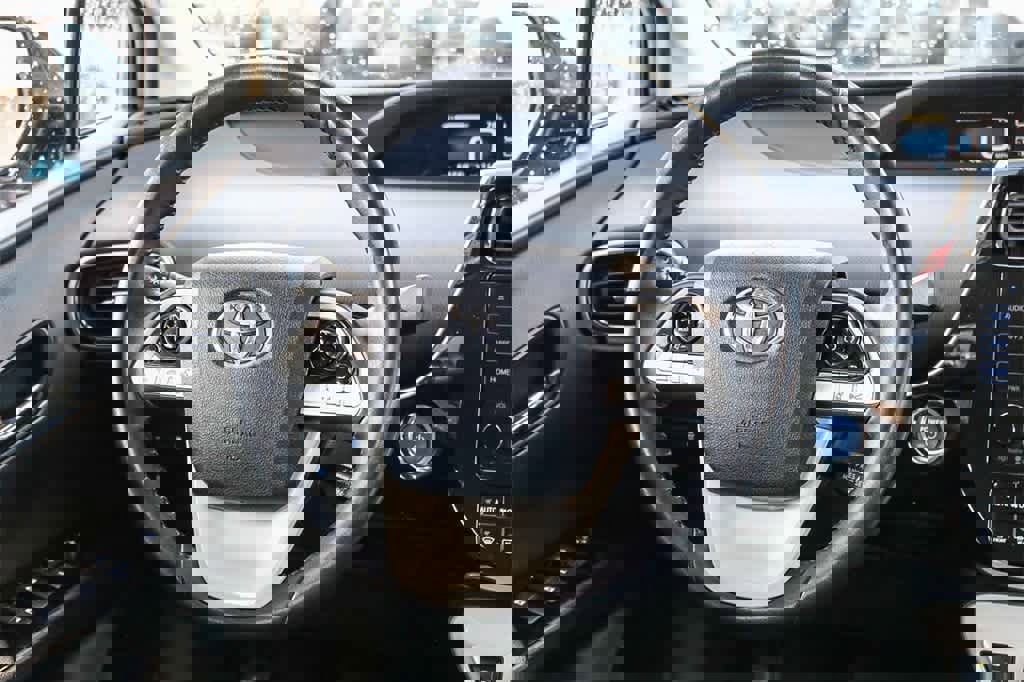 Used 2018 Toyota Prius Prime Plus image 15