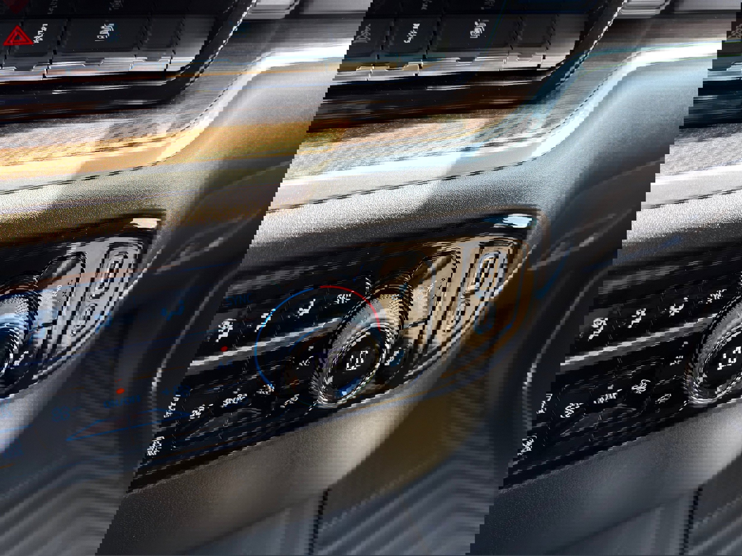 Used 2025 Chevrolet Silverado 2500 LT w/ Convenience Package image 35