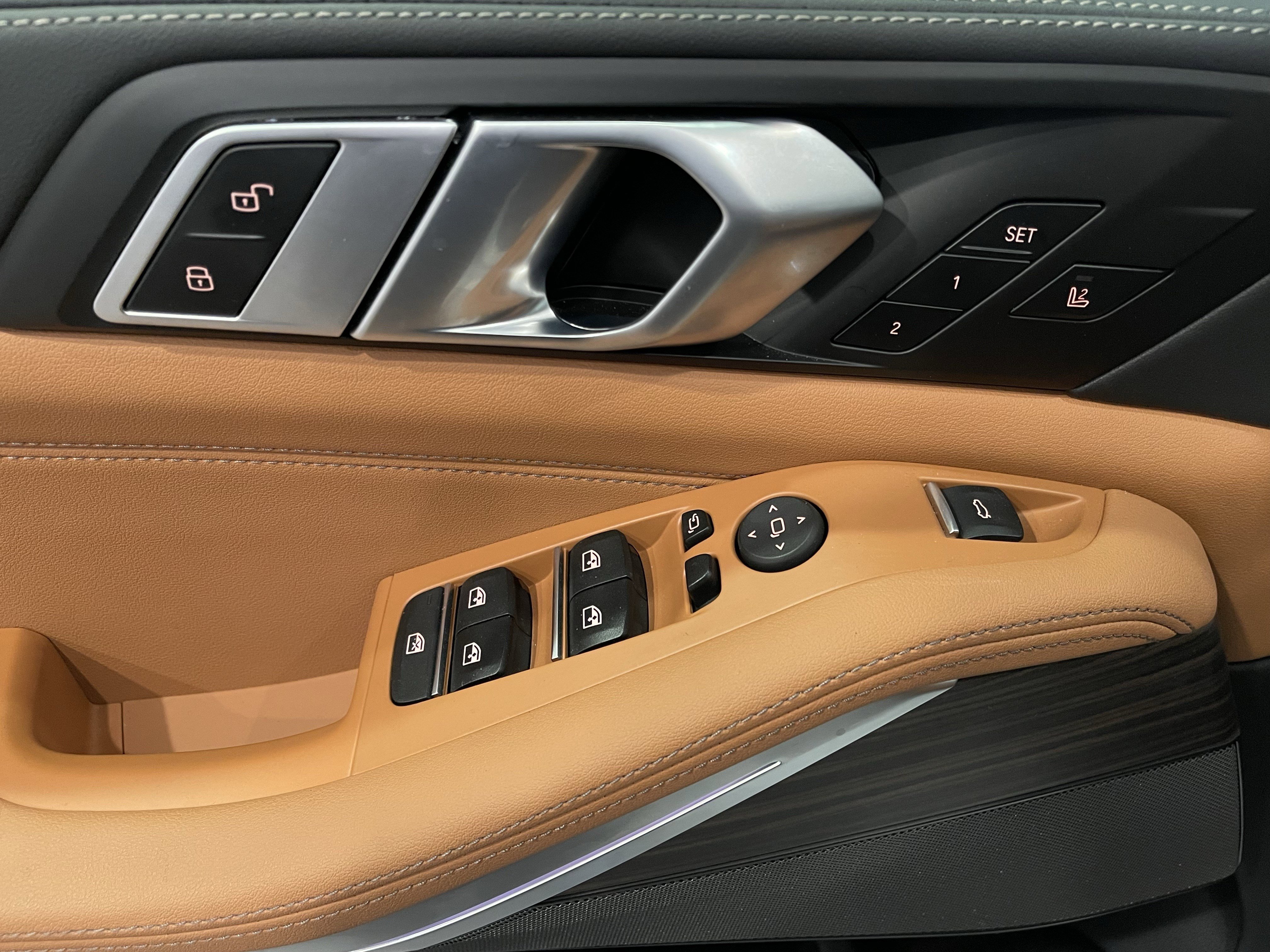 Certified 2025 BMW X5 xDrive40i w/ M Sport Package image 12