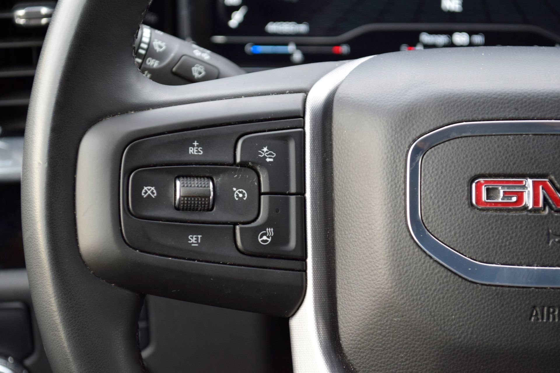 Used 2025 GMC Sierra 1500 SLT image 9