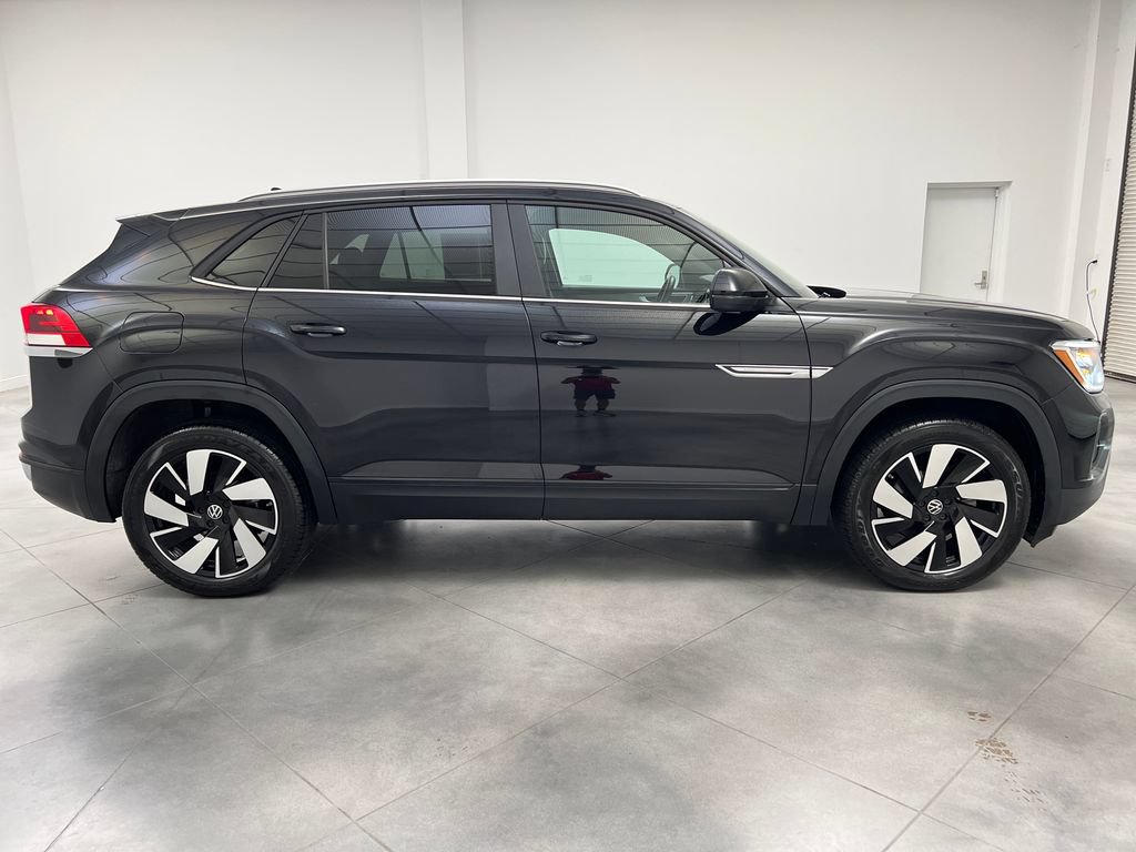 Used 2024 Volkswagen Atlas Cross Sport SE AWD/4WD image 10