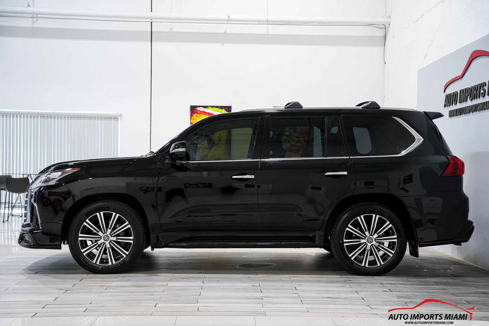 Used 2021 Lexus LX 570 4WD w/ Luxury Package image 13