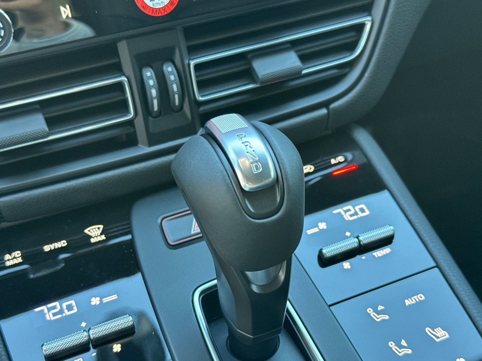 New 2026 Porsche Macan Turbo AWD/4WD image 25