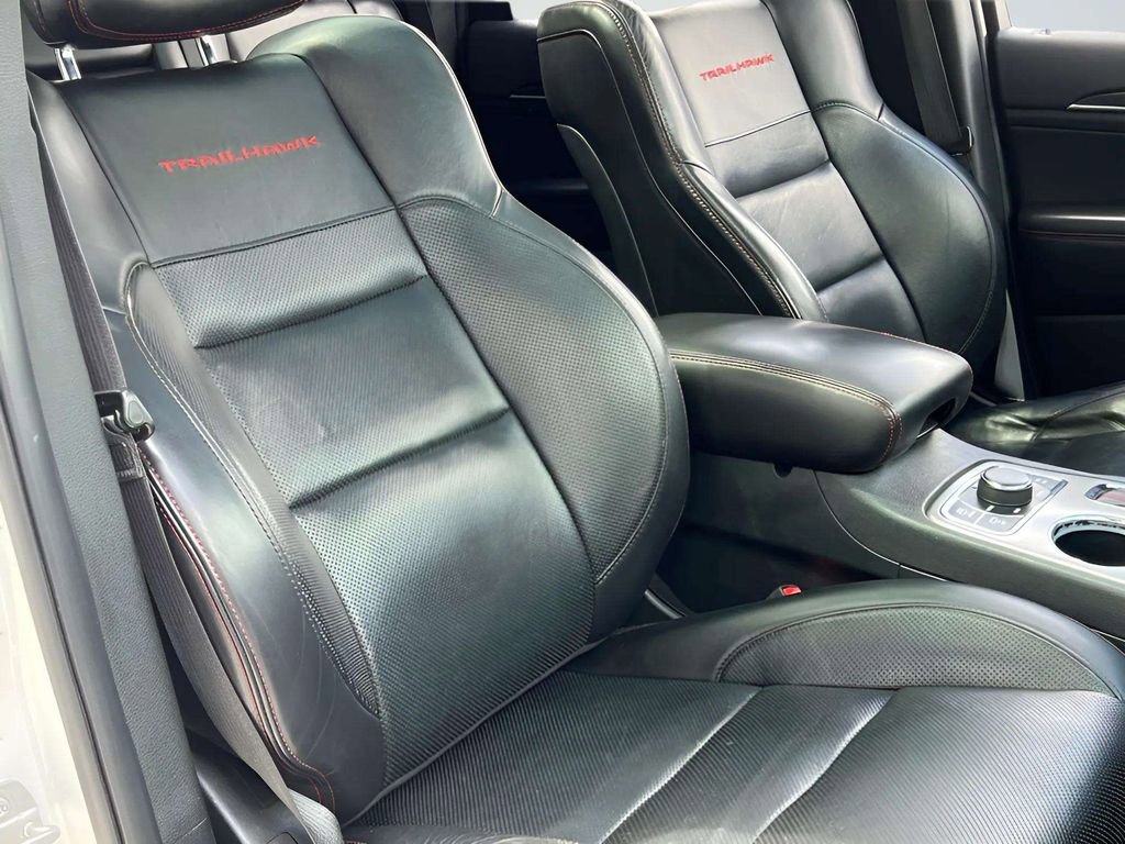Used 2019 Jeep Grand Cherokee Trailhawk w/ Trailhawk Luxury Group AWD/4WD image 32