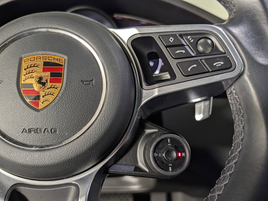 Certified 2023 Porsche Cayenne Platinum Edition image 36