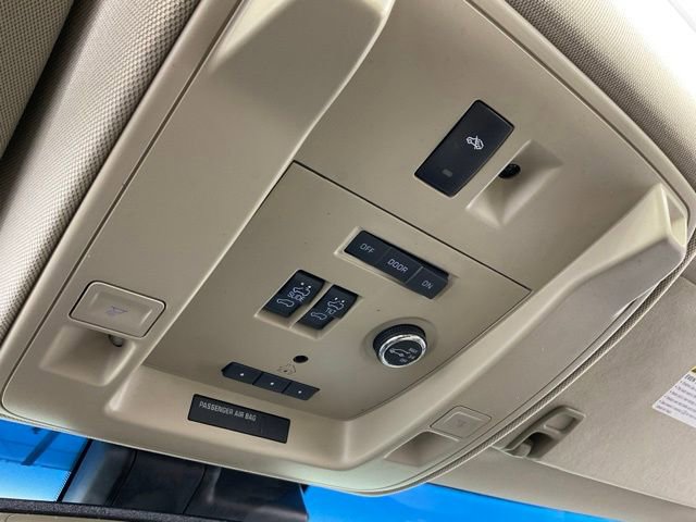 Used 2016 Cadillac Escalade ESV Luxury image 22