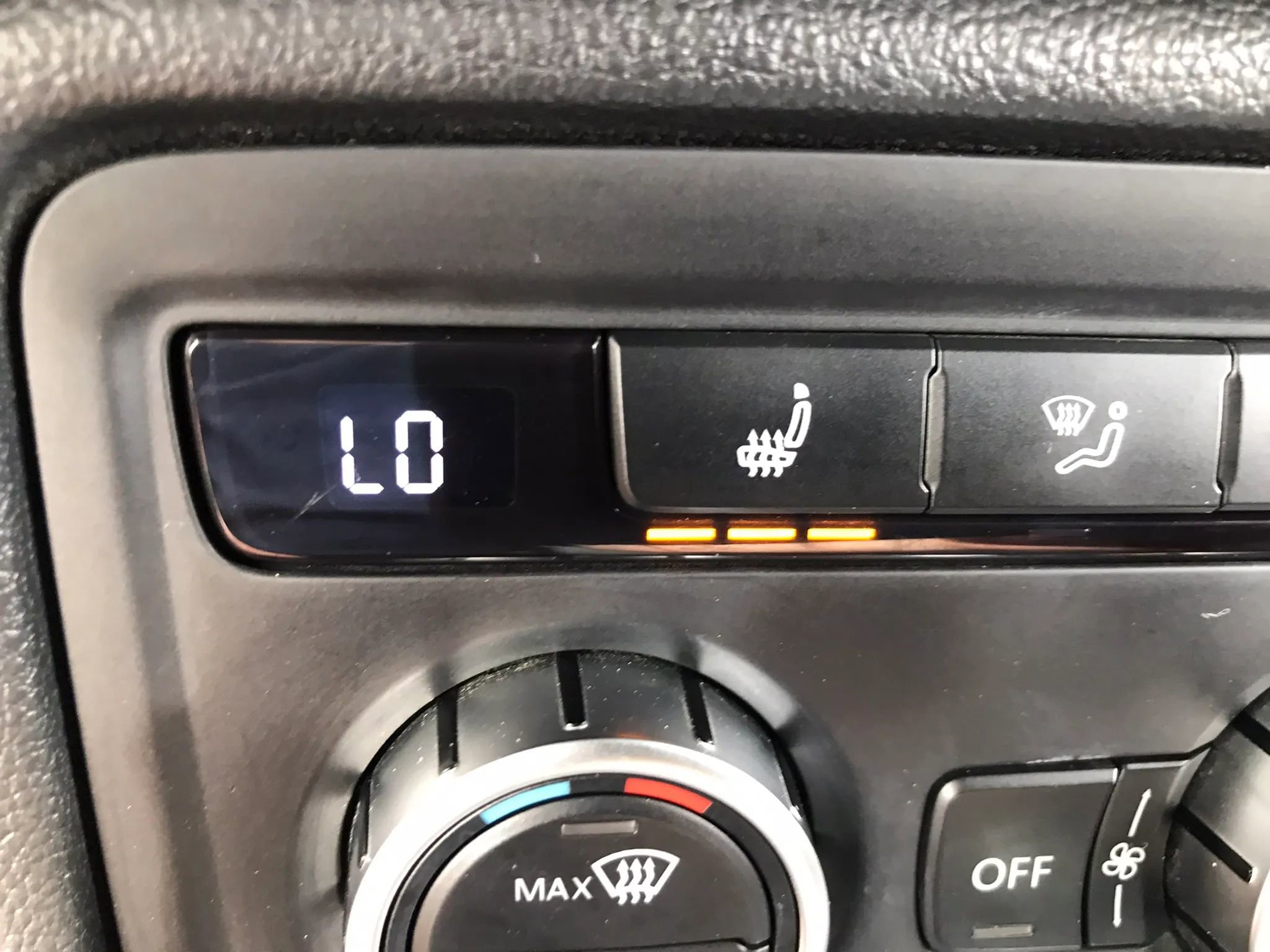 Used 2014 Volkswagen Beetle TDI FWD image 29