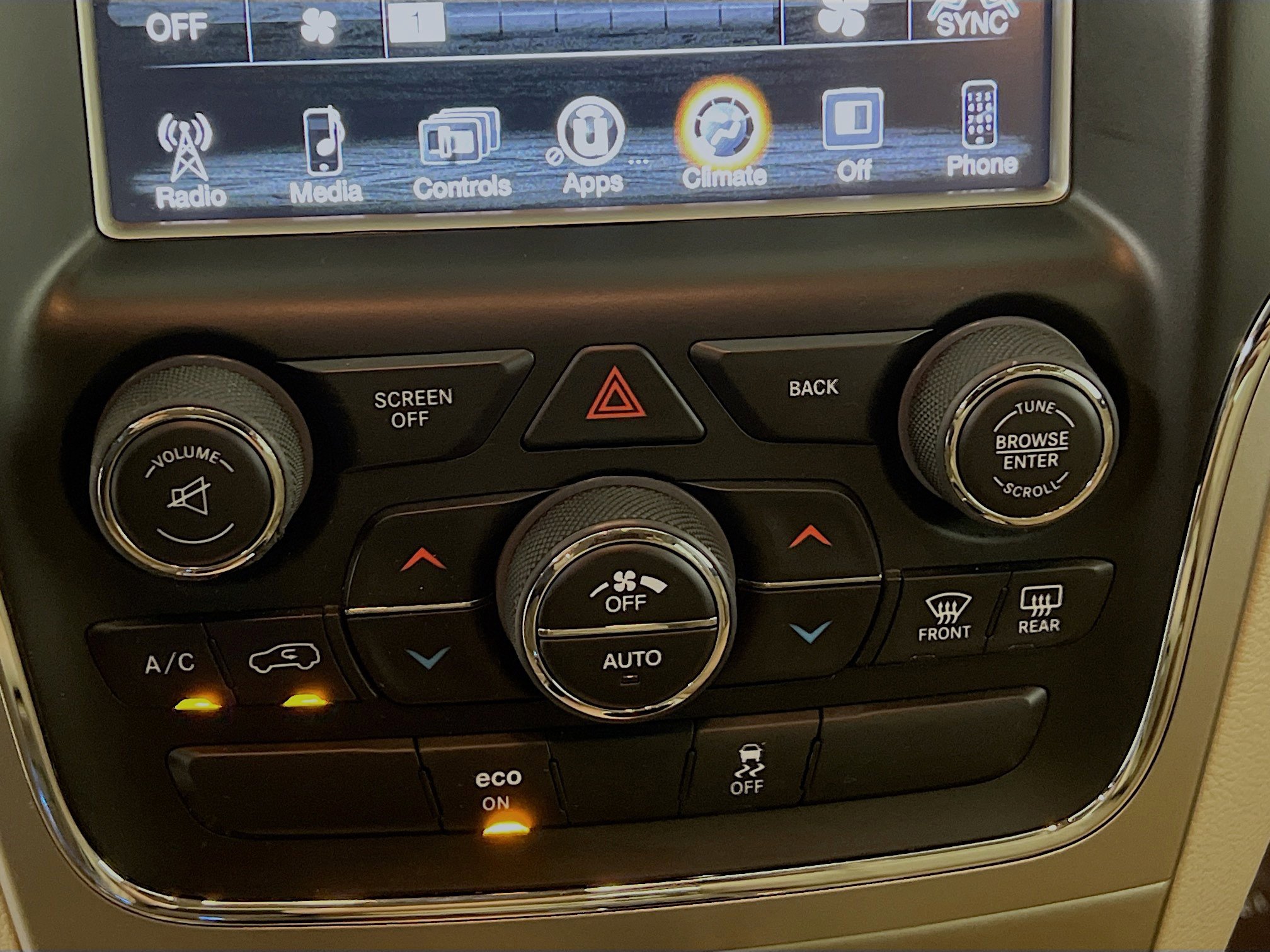 Used 2014 Jeep Grand Cherokee Laredo w/ 18" Wheel & 8.4" Radio Group image 26