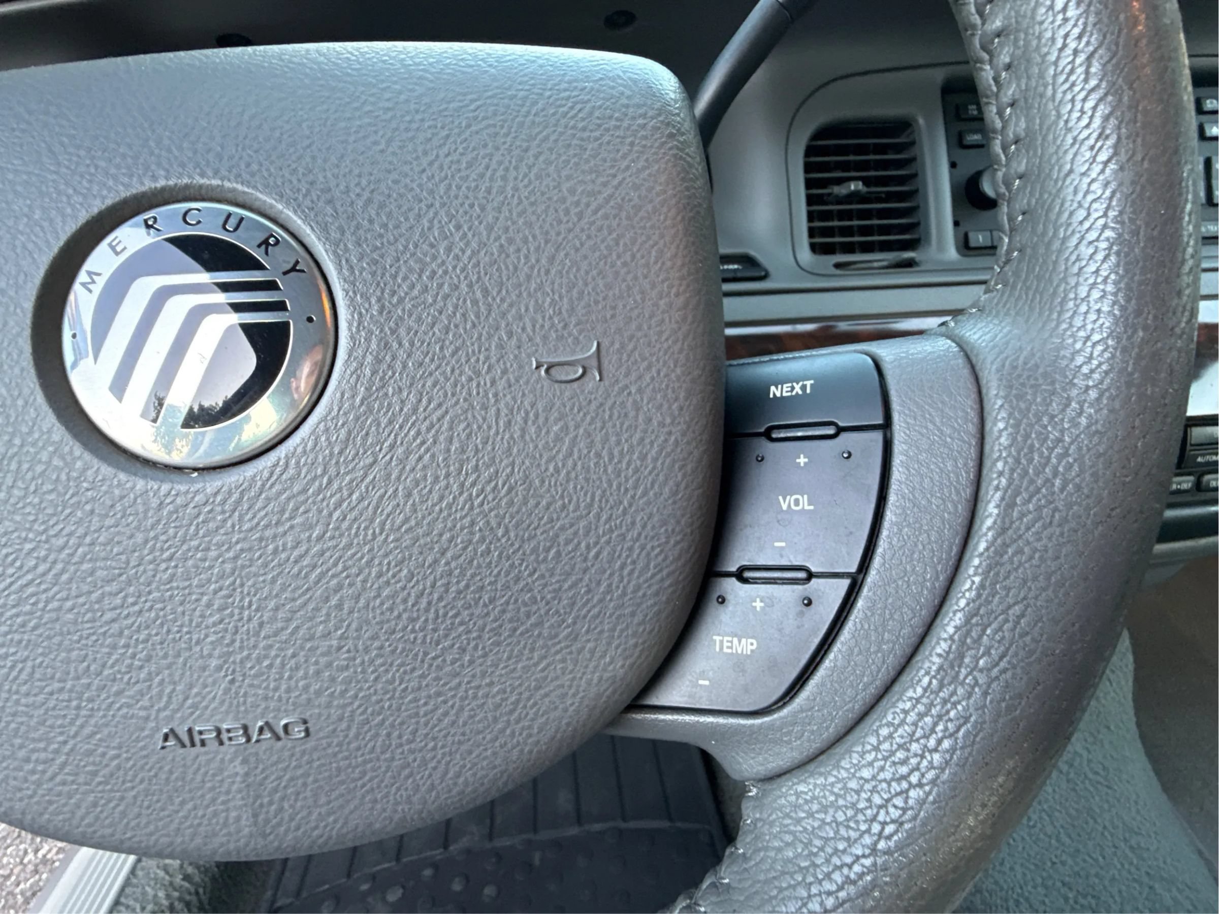 Used 2005 Mercury Grand Marquis LS RWD image 34