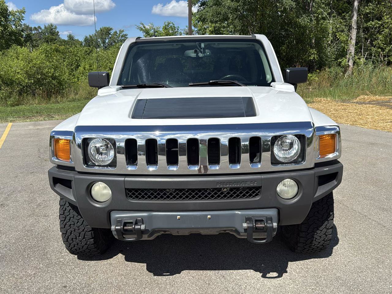 Used 2009 HUMMER H3T AWD/4WD image 2