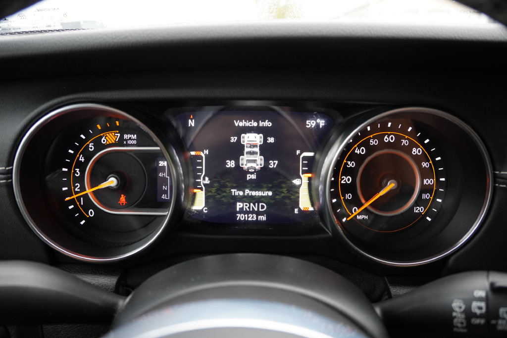 Certified 2020 Jeep Wrangler Unlimited Sahara AWD/4WD image 33