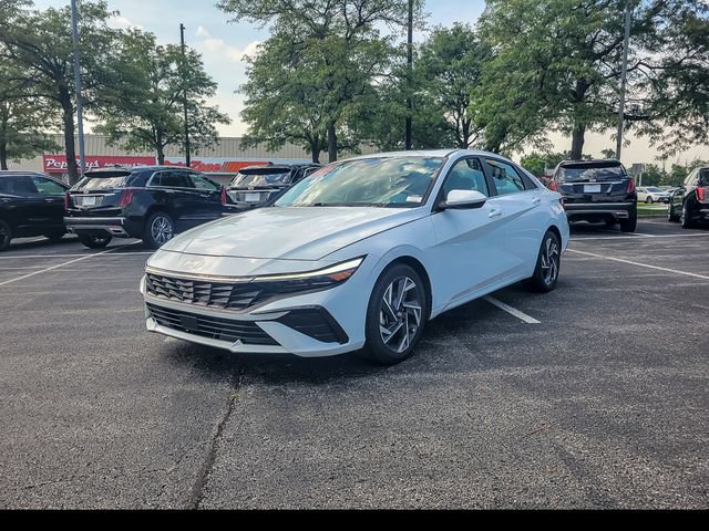 Used 2025 Hyundai Elantra SEL FWD image 8