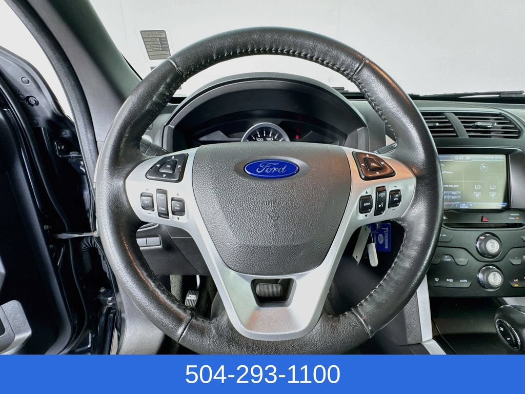 Used 2015 Ford Explorer XLT w/ Equipment Group 202A FWD image 12