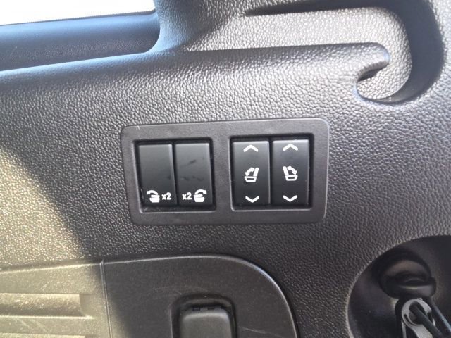 Used 2018 Chevrolet Suburban Premier image 13