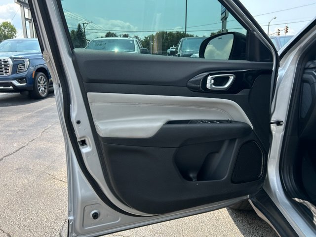 Used 2025 Jeep Compass Limited AWD/4WD image 26