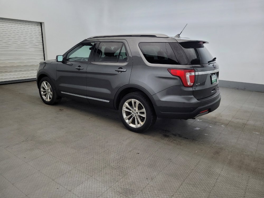 Used 2019 Ford Explorer XLT w/ Equipment Group 202A AWD/4WD image 3