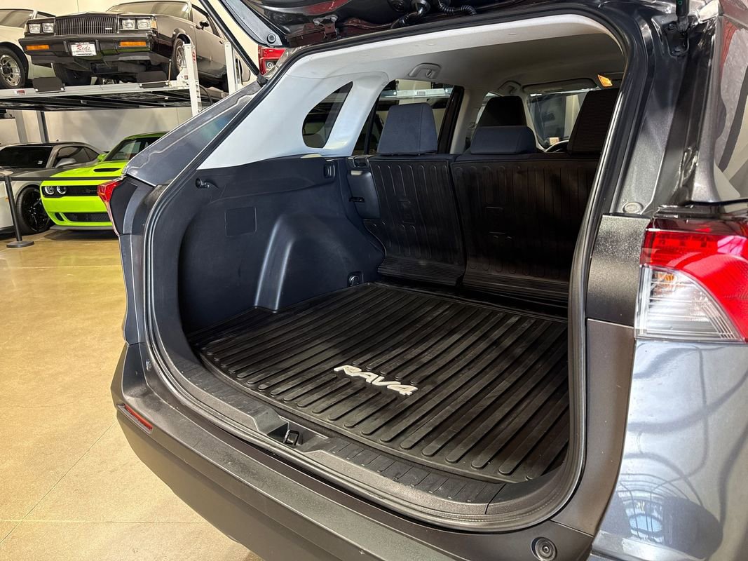 Used 2021 Toyota RAV4 LE AWD/4WD image 66