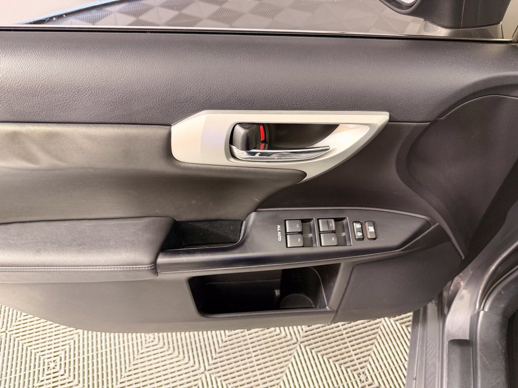 Used 2012 Lexus CT 200h Premium FWD image 16