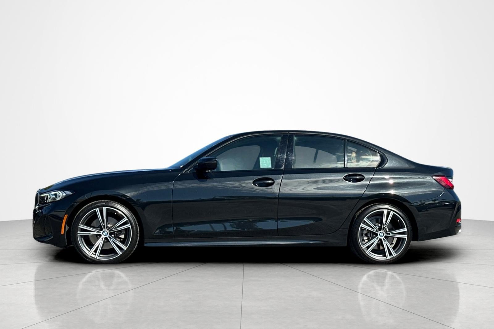 Used 2023 BMW 330i Sedan w/ Premium Package RWD image 2