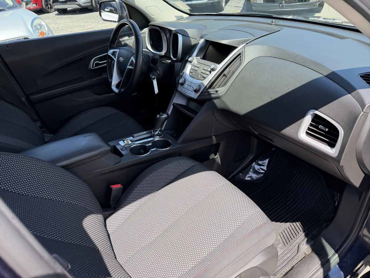 Used 2017 Chevrolet Equinox LT image 9