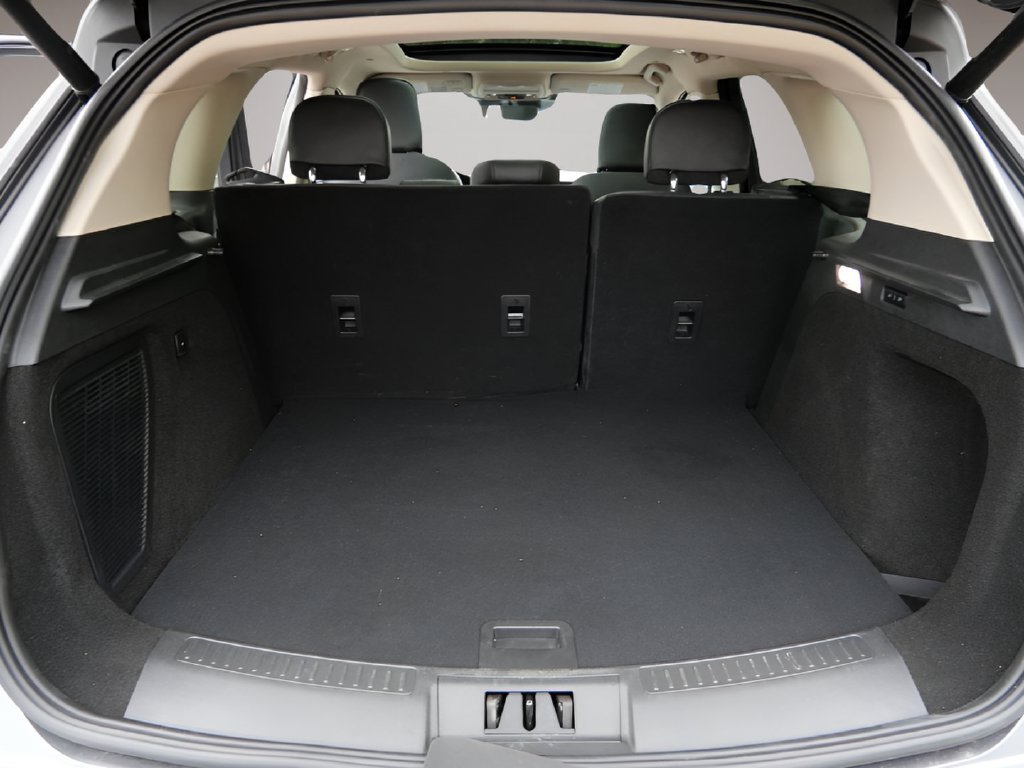 Used 2024 Lincoln Corsair AWD w/ Equipment Group 101A image 12