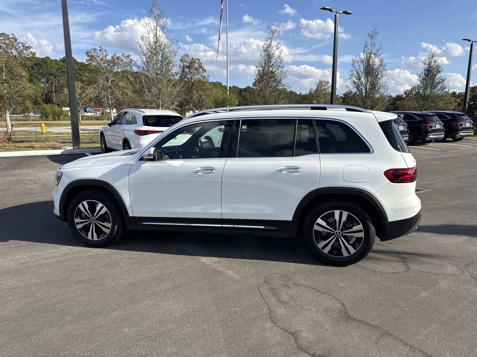 Used 2025 Mercedes-Benz GLB 250 GLB 250 image 6