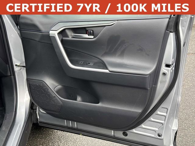 Used 2025 Toyota RAV4 XSE w/ Weather Package AWD/4WD image 8