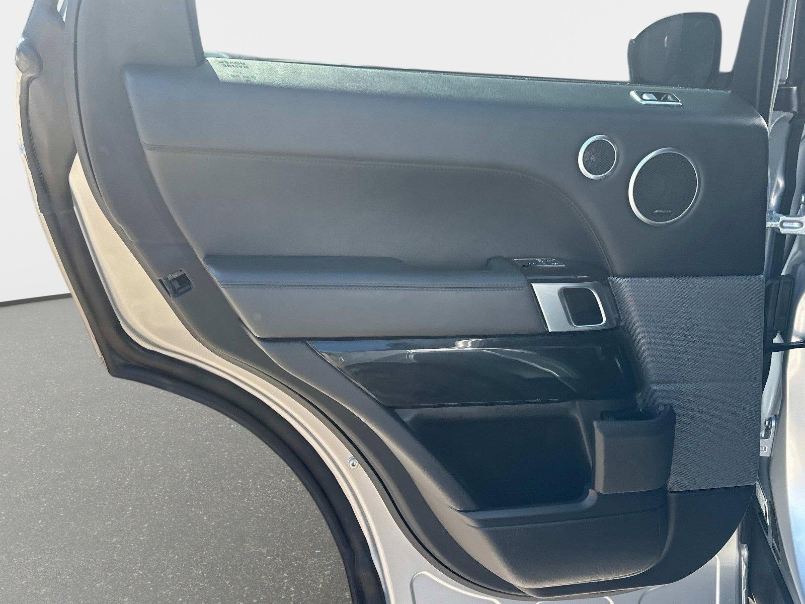 Used 2021 Land Rover Range Rover Sport HST image 14