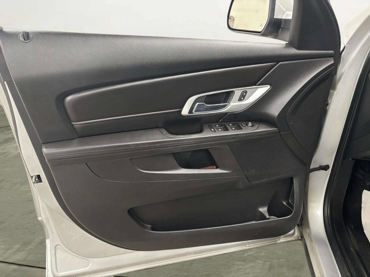 Used 2017 GMC Terrain SLE FWD image 10