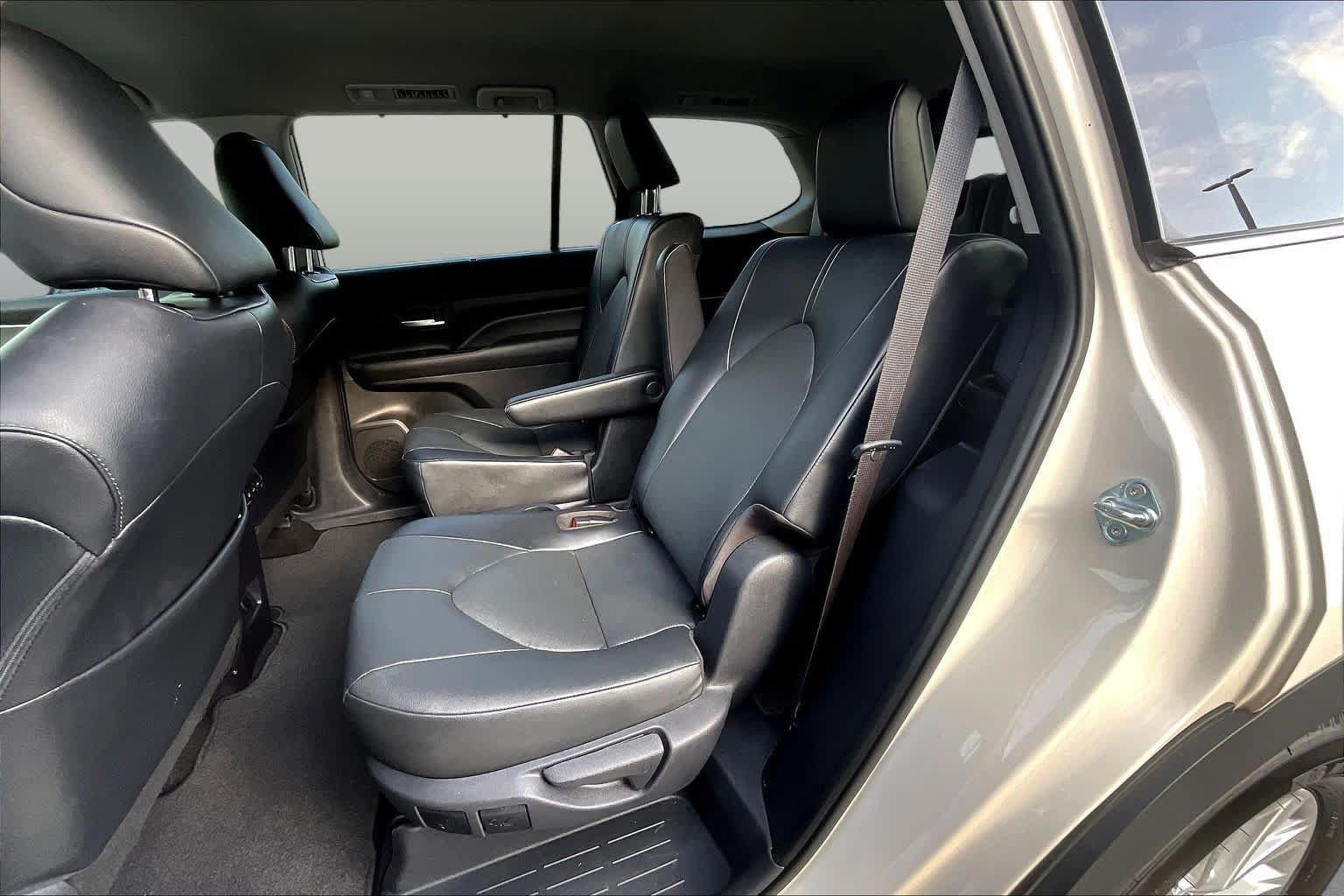 Used 2024 Toyota Grand Highlander FWD image 19