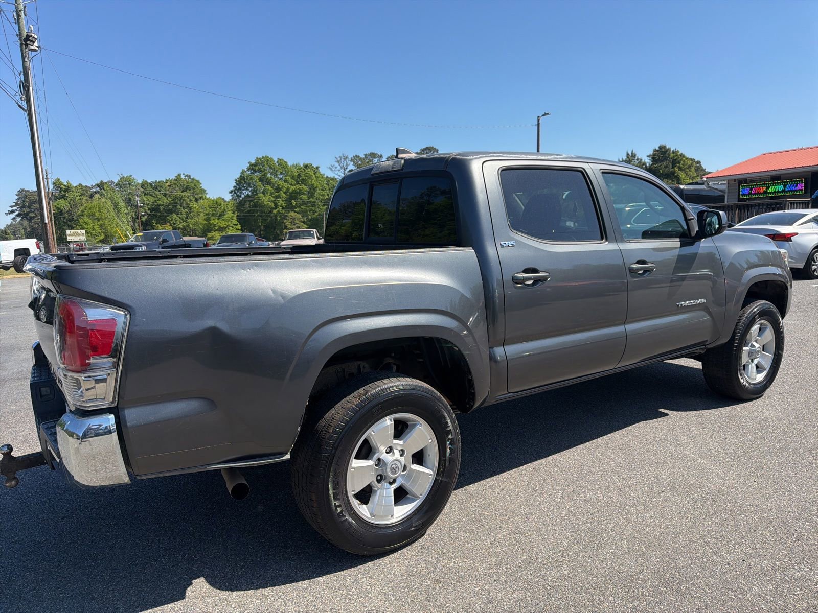 Used 2016 Toyota Tacoma SR5 w/ Towing Package RWD image 4