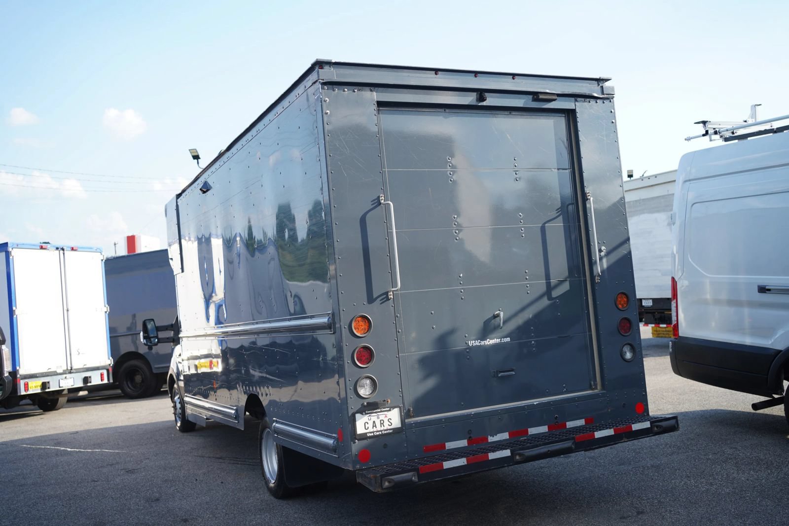Used 2022 Ford Transit 350 DRW RWD image 7