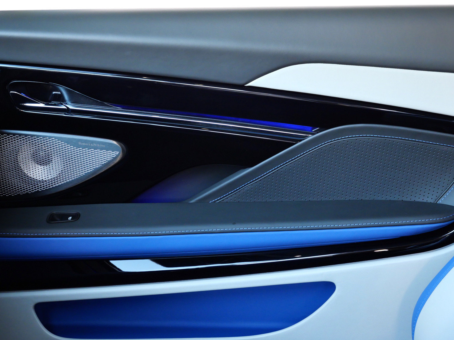 New 2026 Aston Martin DB12 Coupe RWD image 20