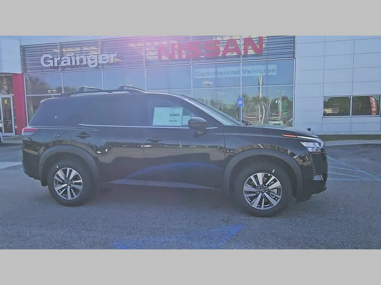 New 2026 Nissan Pathfinder SL FWD image 34