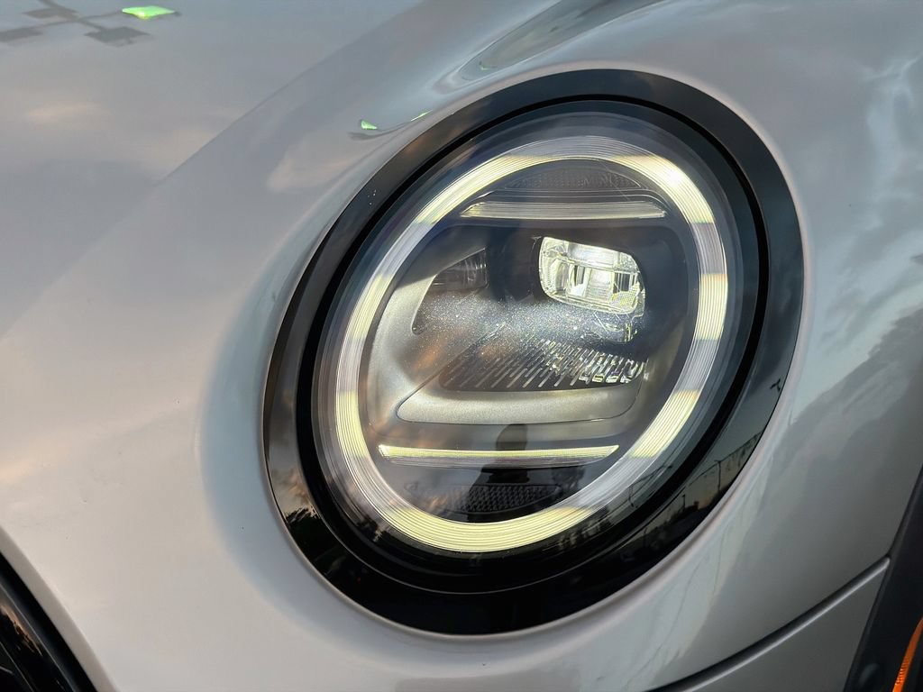 Used 2025 MINI Cooper S FWD image 9
