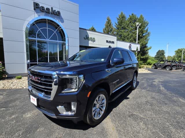 Used 2024 GMC Yukon SLT AWD/4WD image 1
